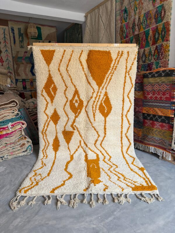 The Amber Flow – Handwoven Azilal Wool Rug