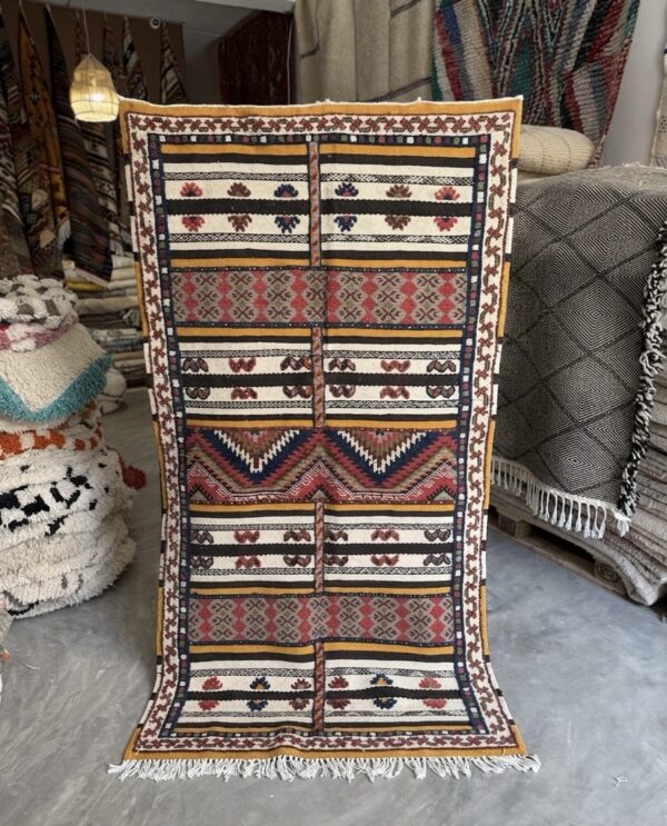 Abrid n Imazighen – Handwoven Taznakht Wool Rug