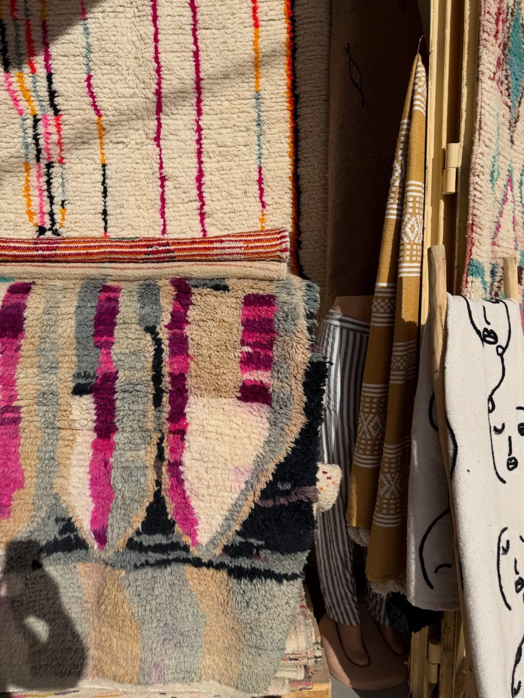 Instagram post from women_rugs. This post is in position 0.