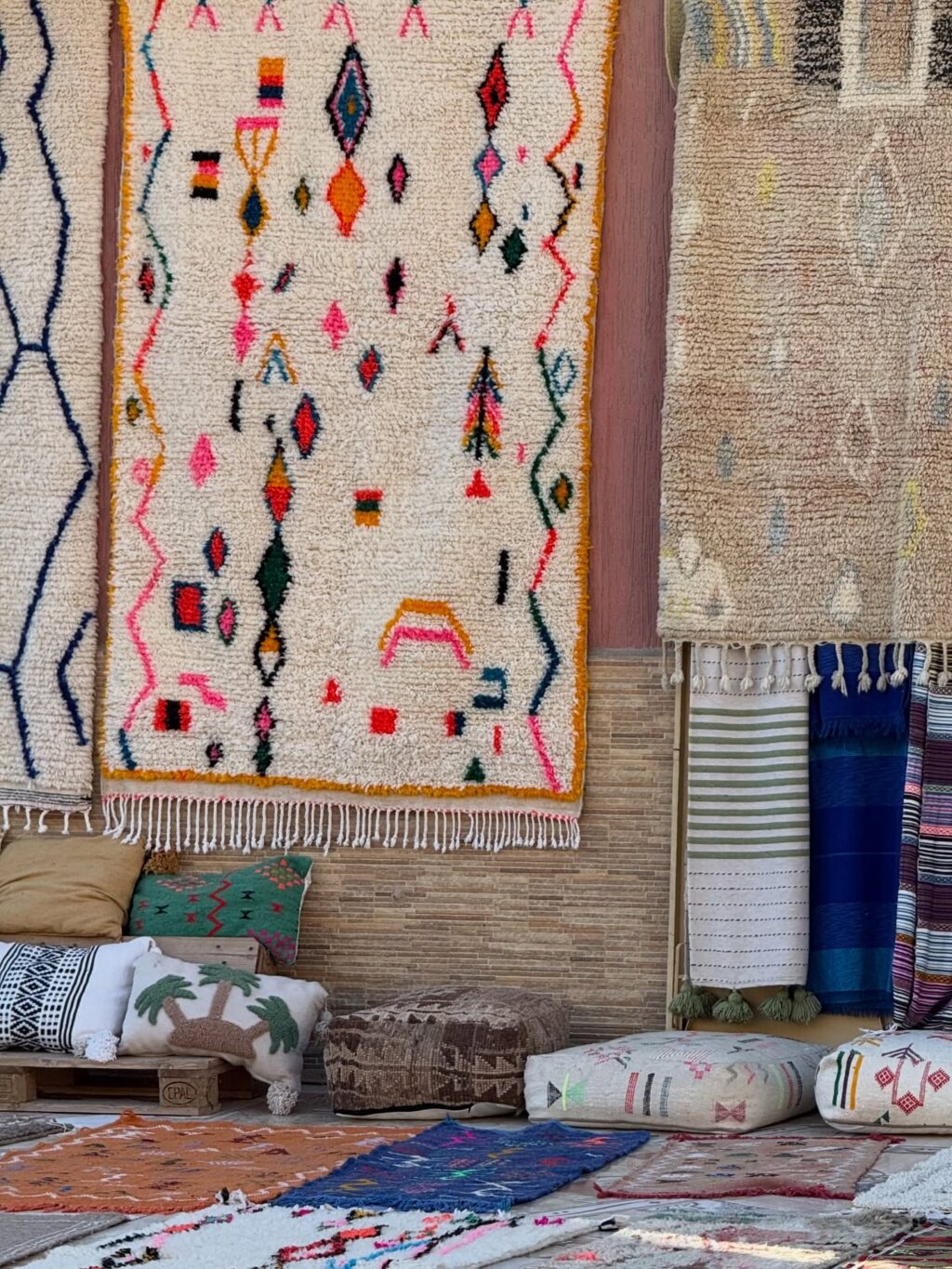 Instagram post from women_rugs. This post is in position 3.