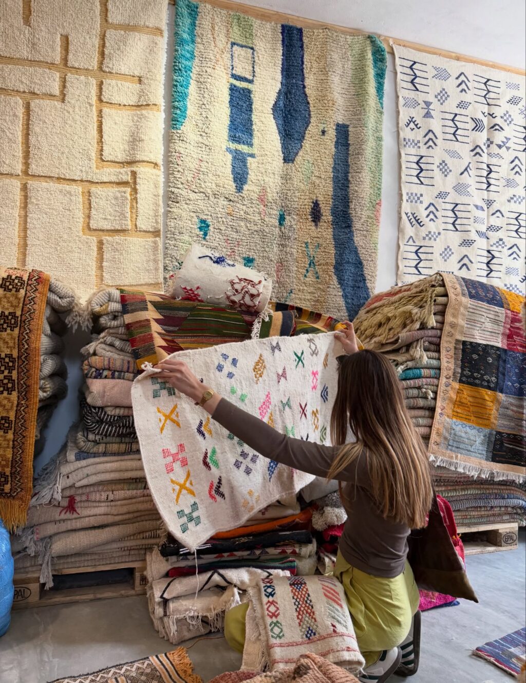 Instagram post from women_rugs. This post is in position 3.